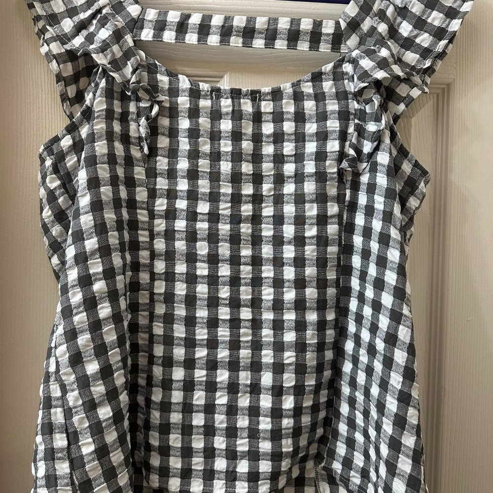 Gray Checkered Button-Up Top - Picture 2 of 4